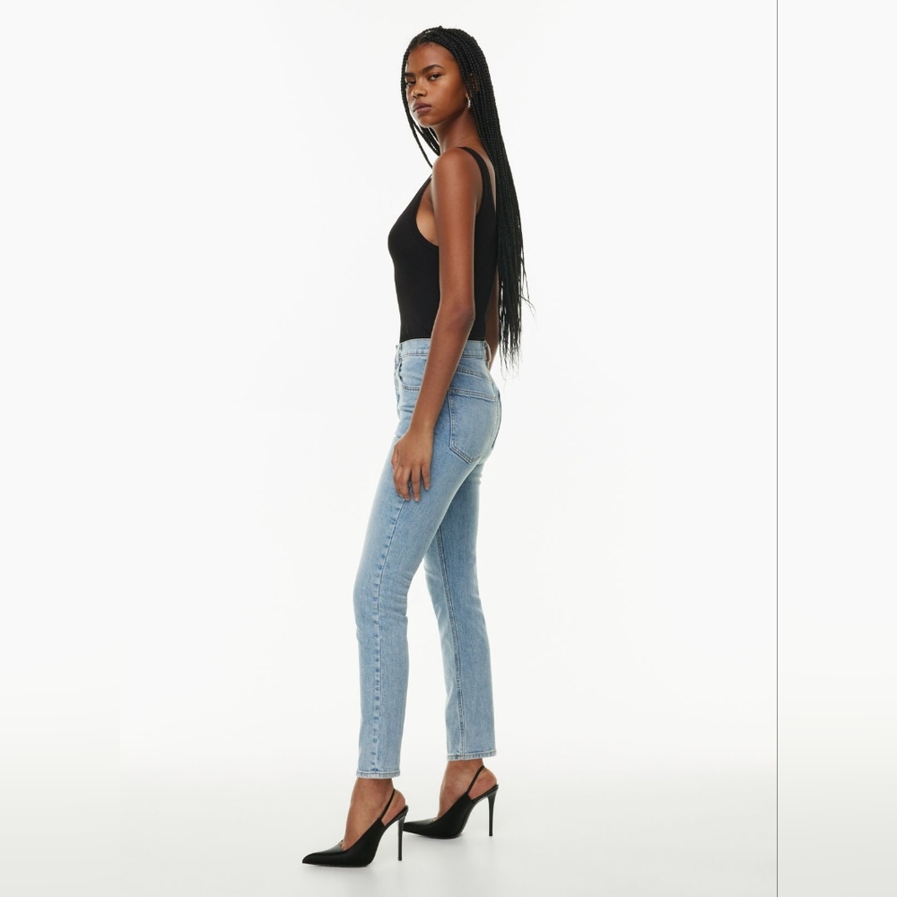 ARITZIA ForumThe Yoko High Rise Slim 28L Size 25 - Picture 6 of 15
